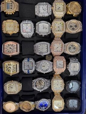 VVS1 High Quality Iced-Out Luxury Style Watch - Gold, Silver, Rose Gold & Black